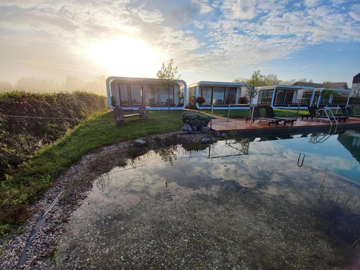 Dragatuš Glamping Maleric With Natural Pool מראה חיצוני תמונה