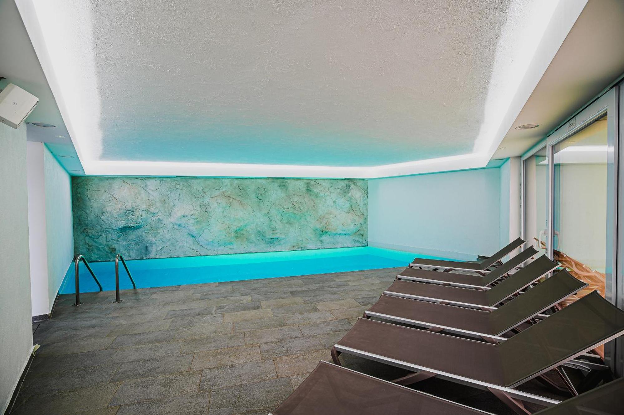 Dragatuš Glamping Maleric With Natural Pool מראה חיצוני תמונה