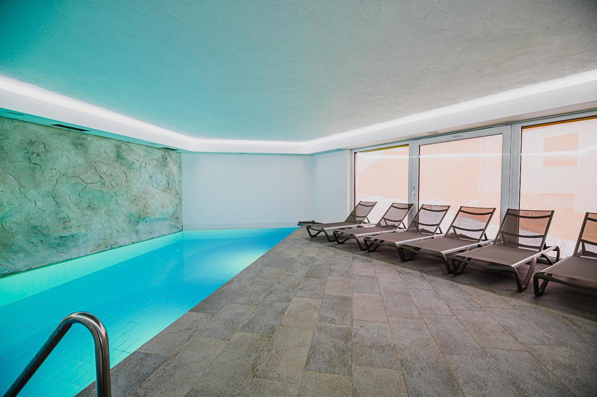 Dragatuš Glamping Maleric With Natural Pool מראה חיצוני תמונה